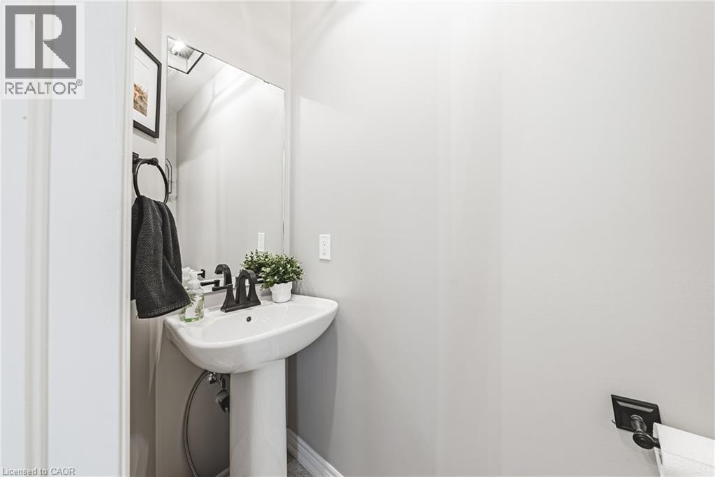 83 Southshore Crescent, Hamilton, Ontario  L8E 0J3 - Photo 24 - 40814627