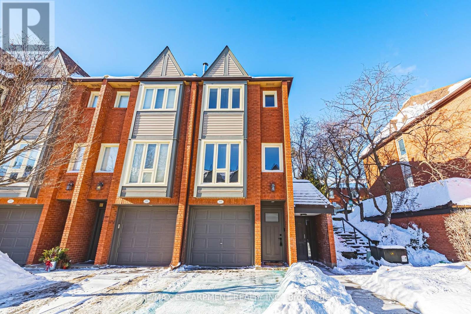 101 - 895 Maple Avenue, Burlington, Ontario  L7S 2H7 - Photo 2 - W12922574