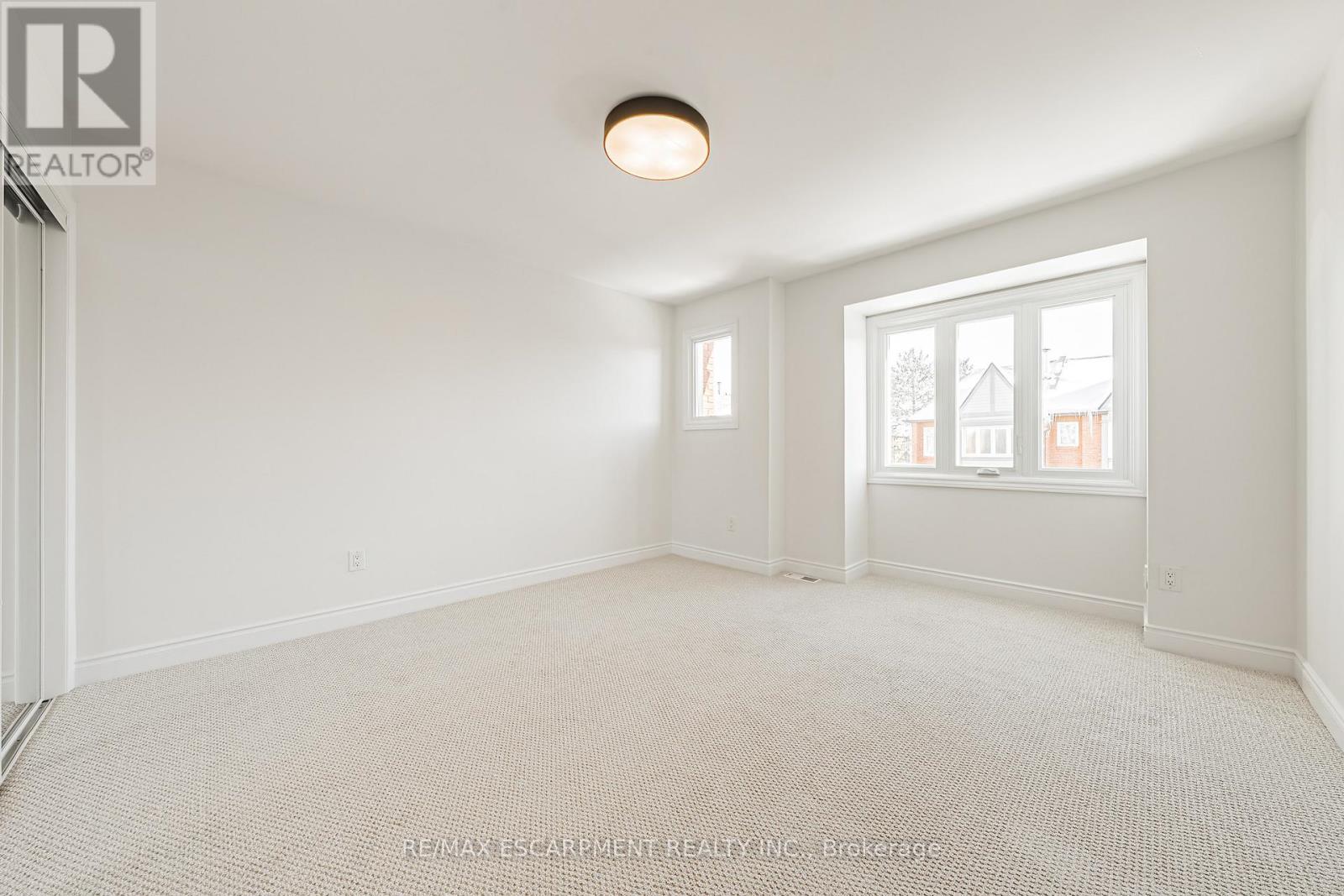 101 - 895 Maple Avenue, Burlington, Ontario  L7S 2H7 - Photo 22 - W12922574