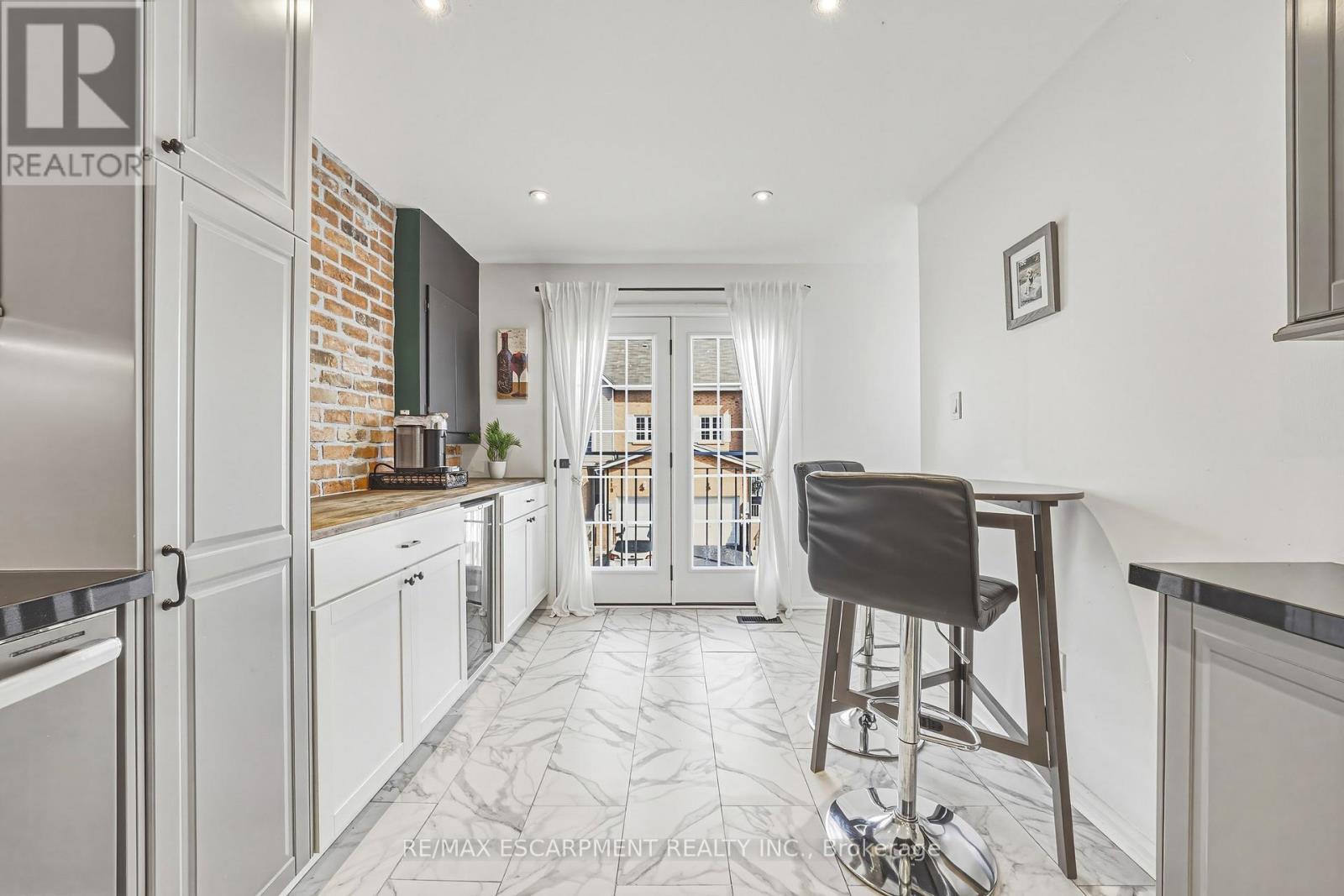 242 - 2055 Walkers Line, Burlington, Ontario  L7M 4B5 - Photo 10 - W12922590