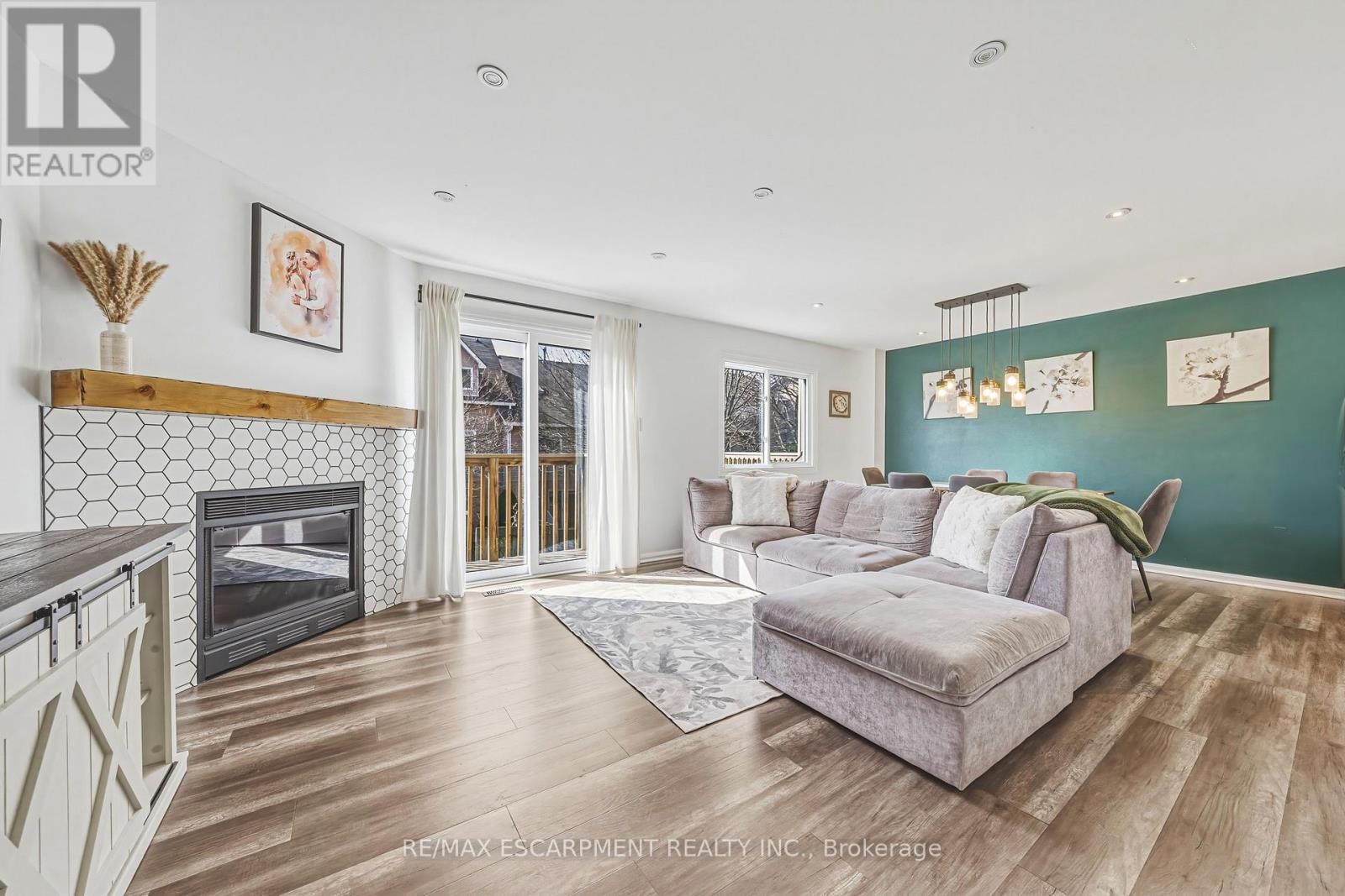 242 - 2055 Walkers Line, Burlington, Ontario  L7M 4B5 - Photo 4 - W12922590