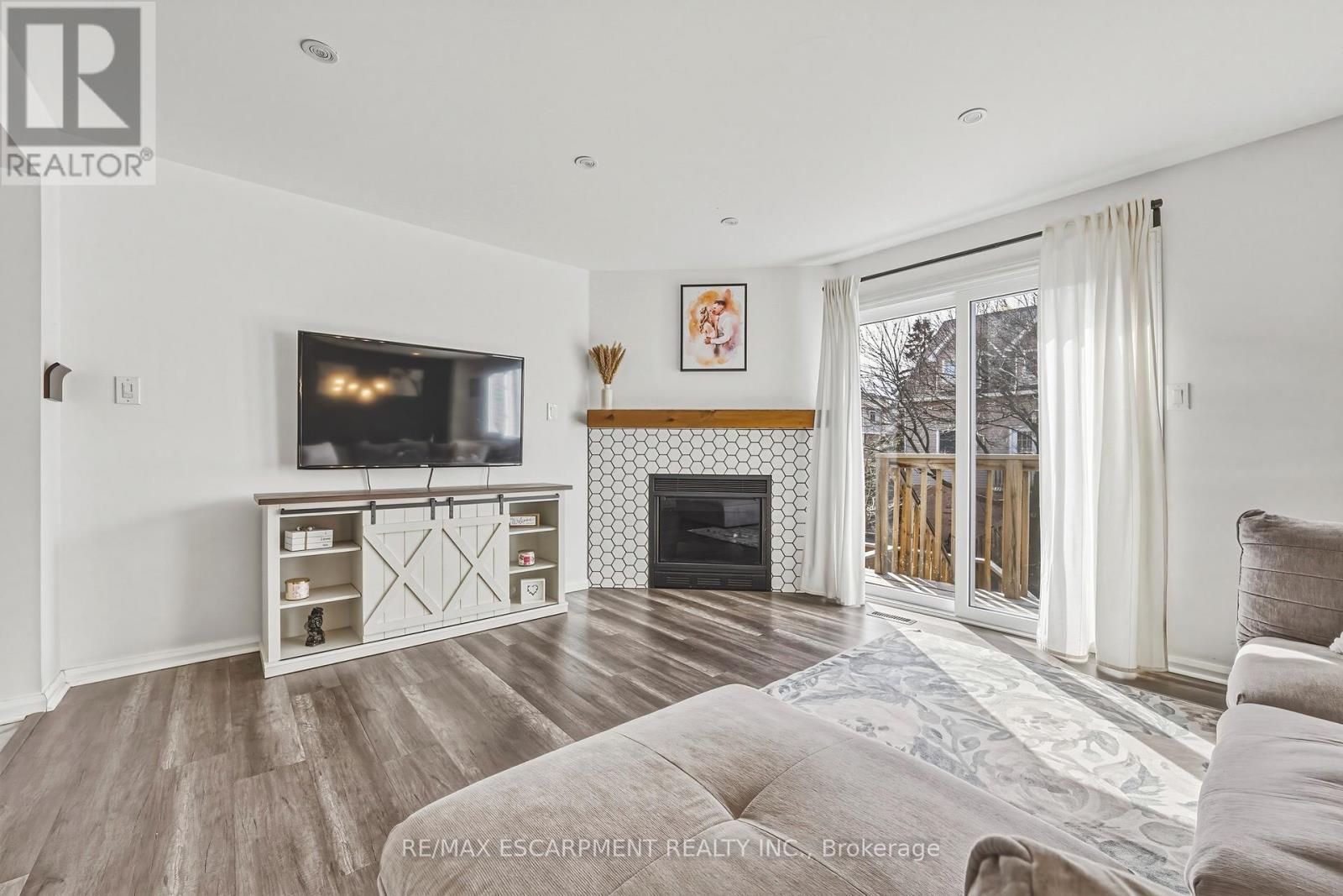 242 - 2055 Walkers Line, Burlington, Ontario  L7M 4B5 - Photo 6 - W12922590