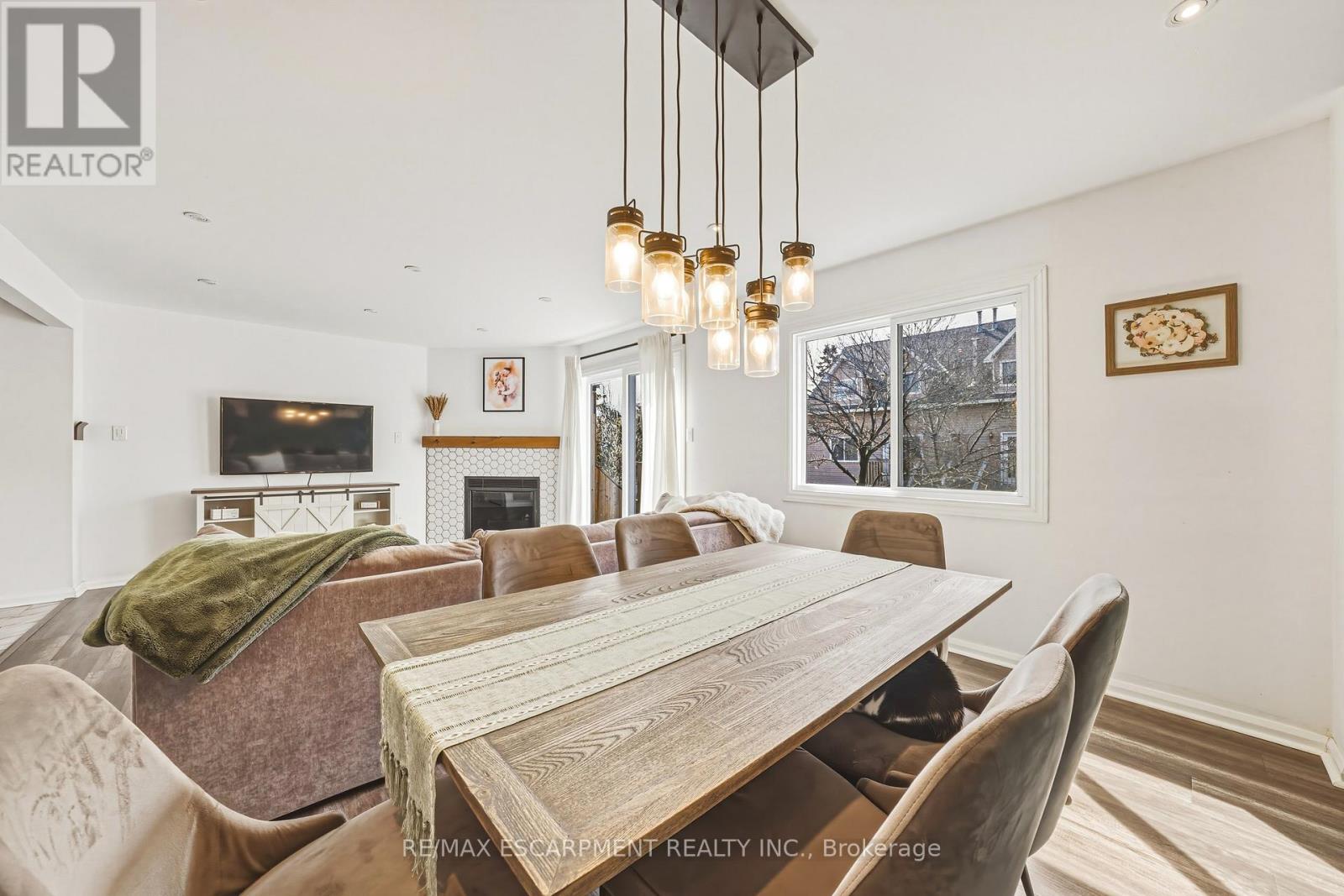 242 - 2055 Walkers Line, Burlington, Ontario  L7M 4B5 - Photo 8 - W12922590