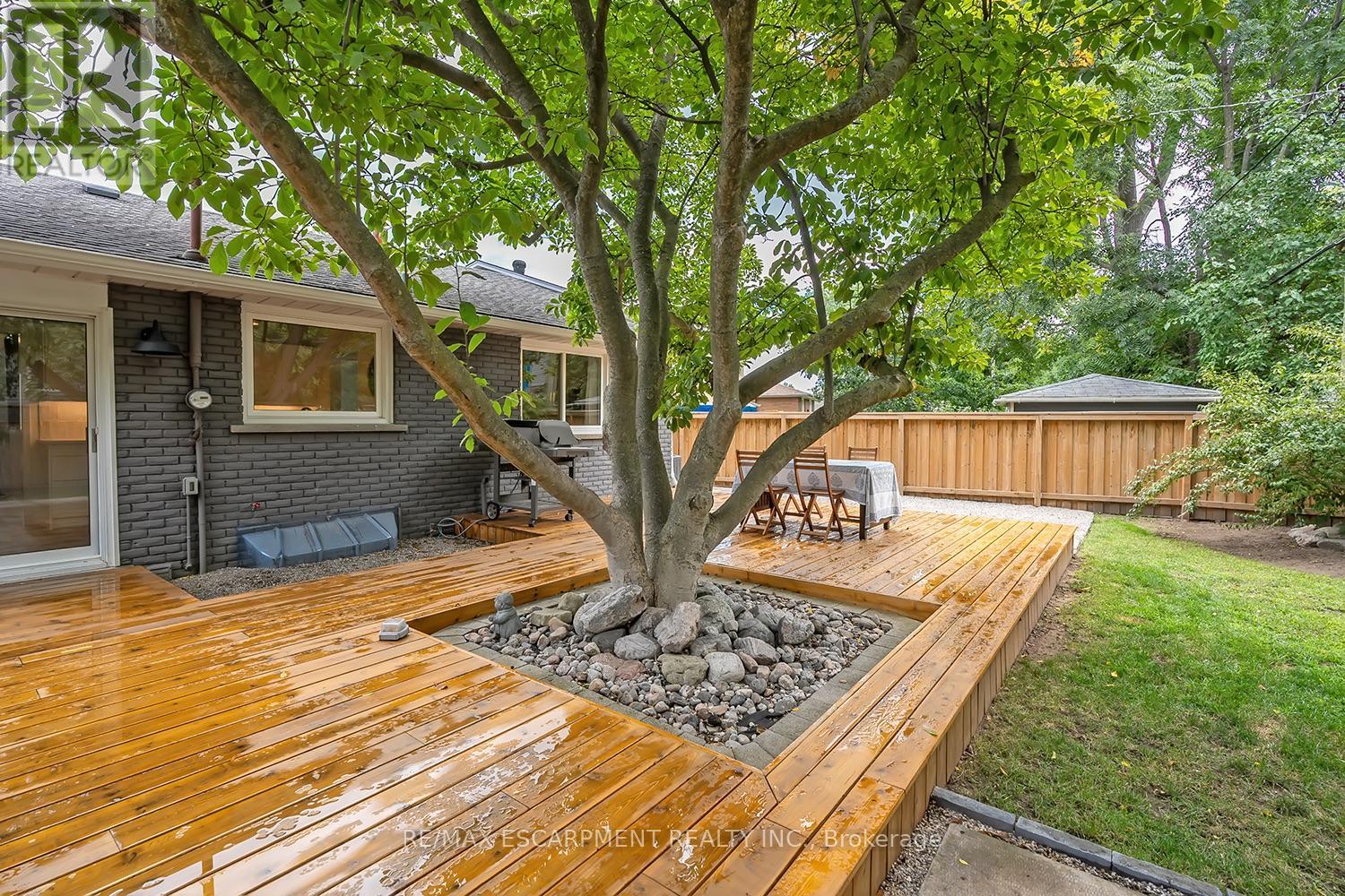 406 Oakwood Drive, Burlington, Ontario  L7N 1X2 - Photo 41 - W12922598