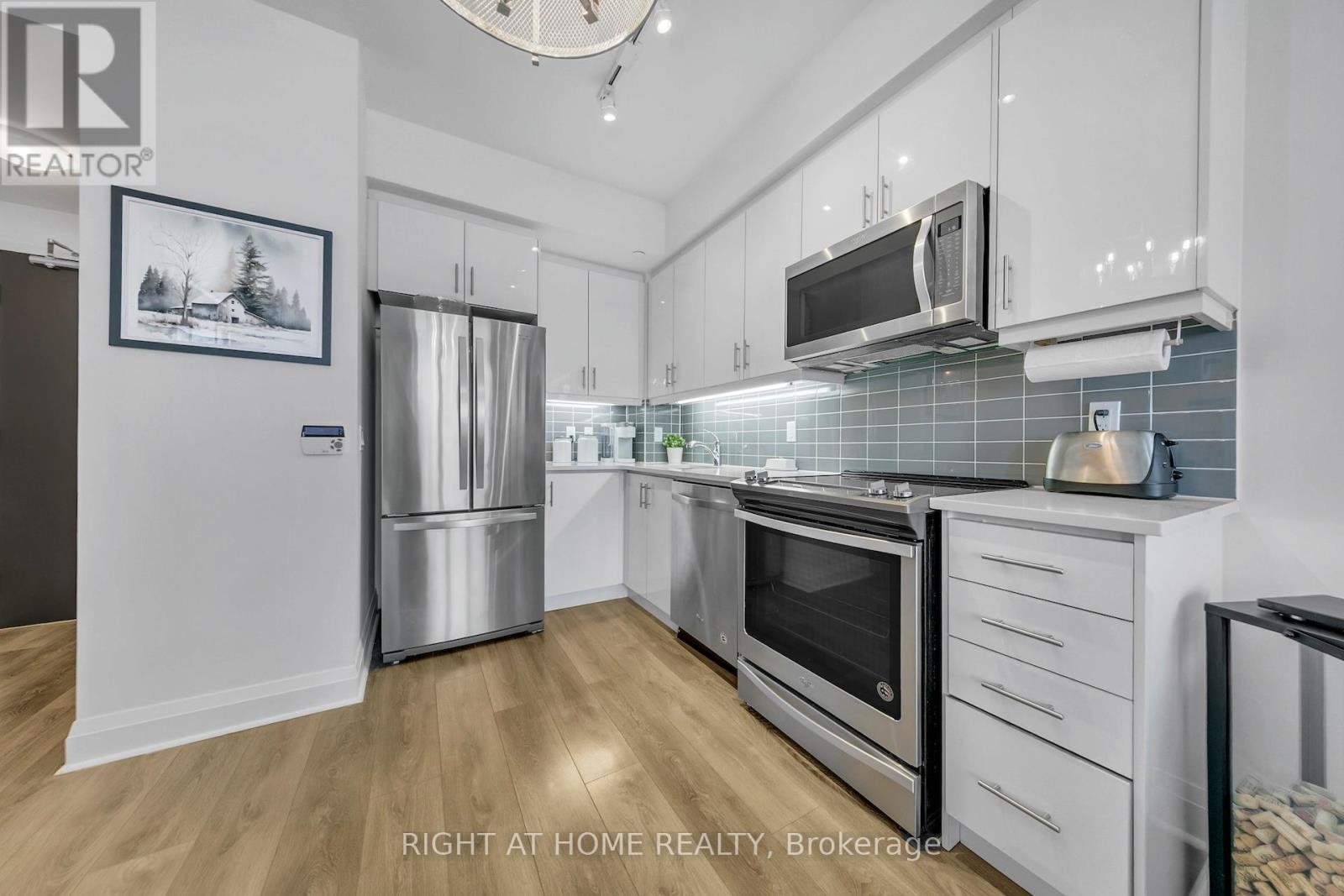 1308 - 15 Zorra Street, Toronto, Ontario  M8Z 4Z6 - Photo 13 - W12922606