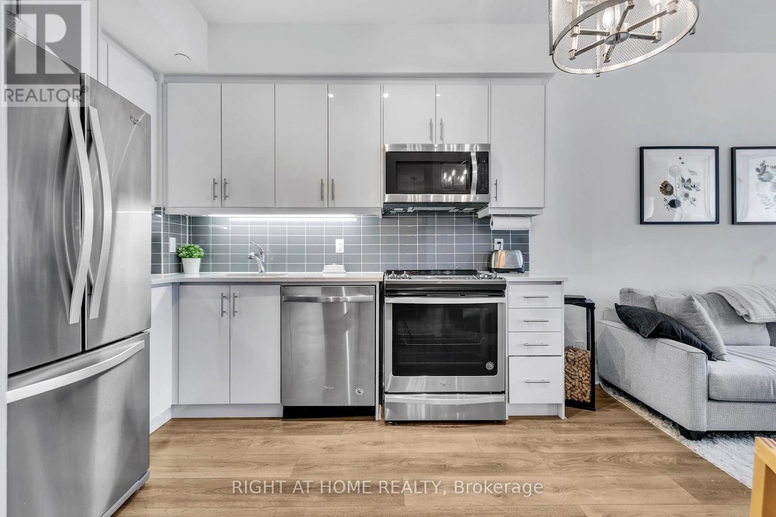 1308 - 15 Zorra Street, Toronto, Ontario  M8Z 4Z6 - Photo 14 - W12922606