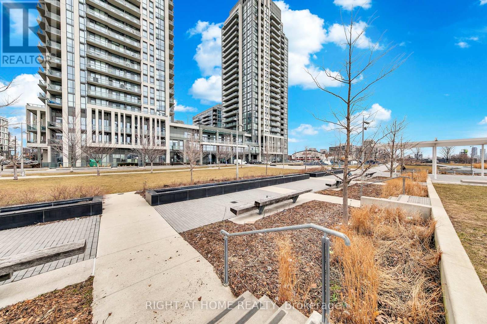 1308 - 15 Zorra Street, Toronto, Ontario  M8Z 4Z6 - Photo 3 - W12922606