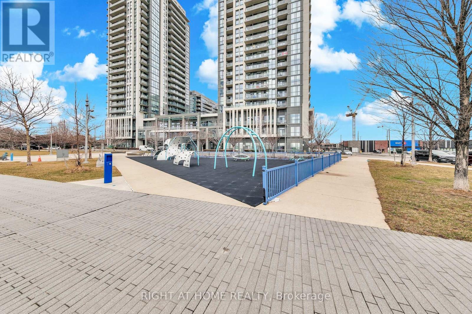 1308 - 15 Zorra Street, Toronto, Ontario  M8Z 4Z6 - Photo 4 - W12922606