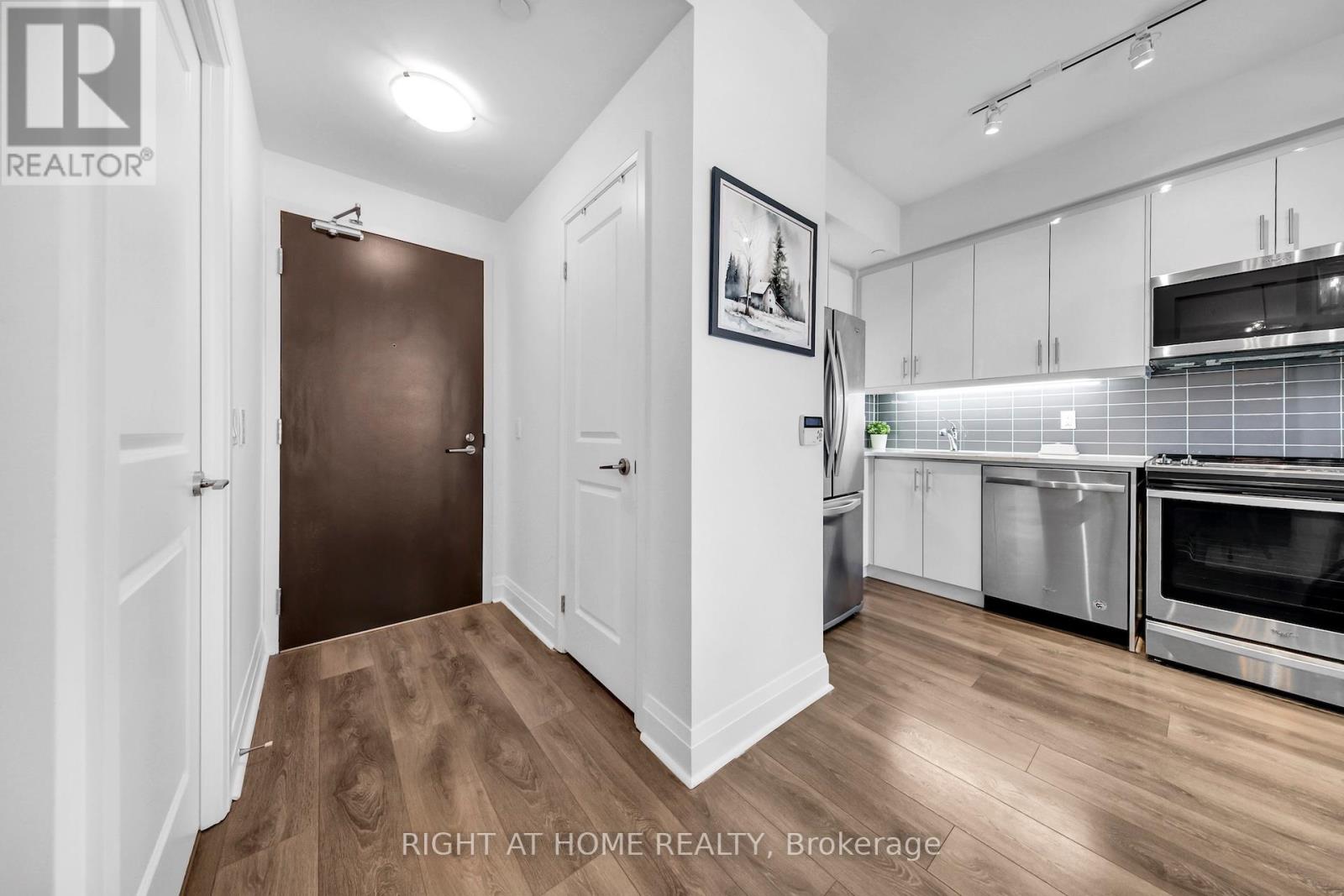 1308 - 15 Zorra Street, Toronto, Ontario  M8Z 4Z6 - Photo 8 - W12922606