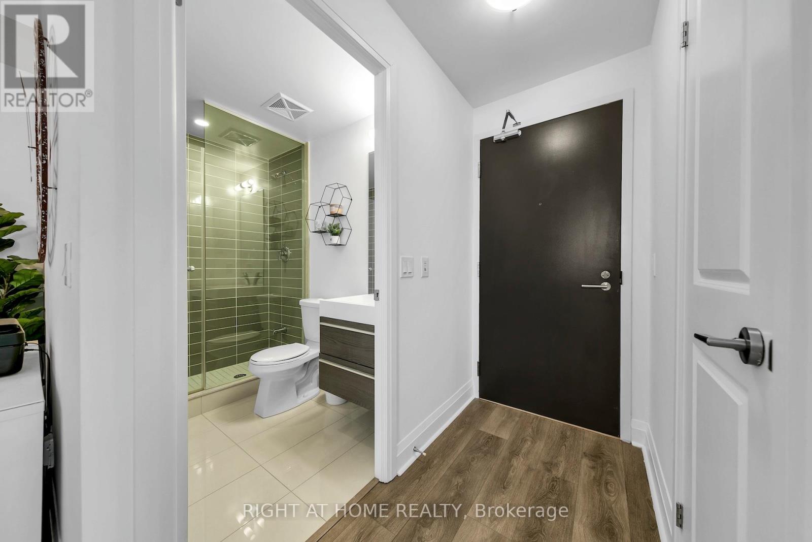 1308 - 15 Zorra Street, Toronto, Ontario  M8Z 4Z6 - Photo 9 - W12922606