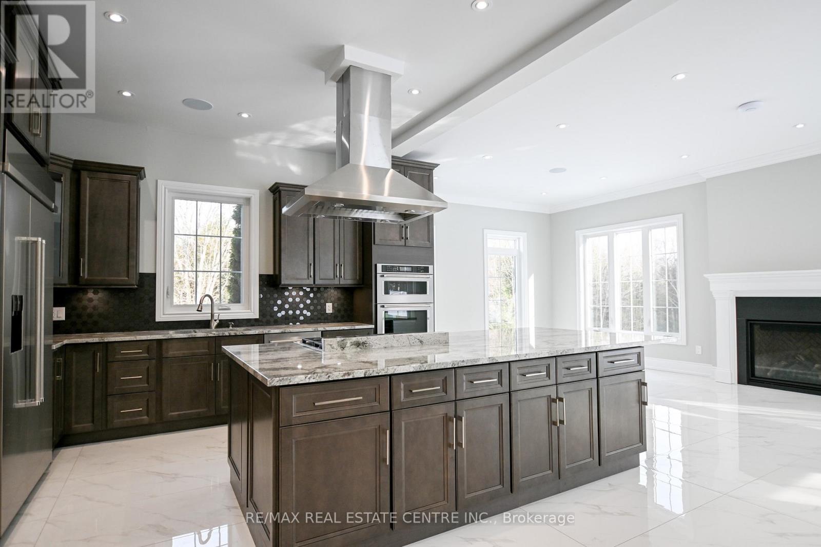 12 Flaherty Lane, Caledon, Ontario  L7K 2P3 - Photo 3 - W12922624