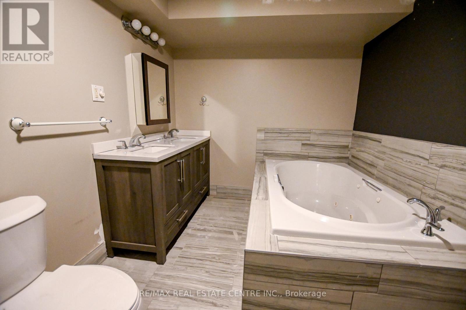 12 Flaherty Lane, Caledon, Ontario  L7K 2P3 - Photo 39 - W12922624