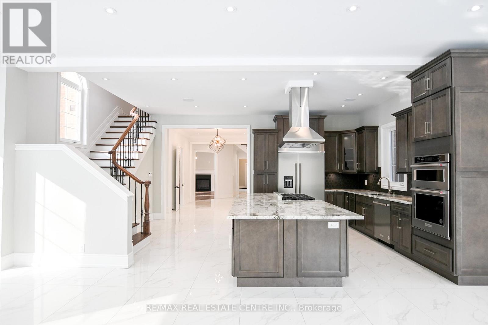 12 Flaherty Lane, Caledon, Ontario  L7K 2P3 - Photo 6 - W12922624