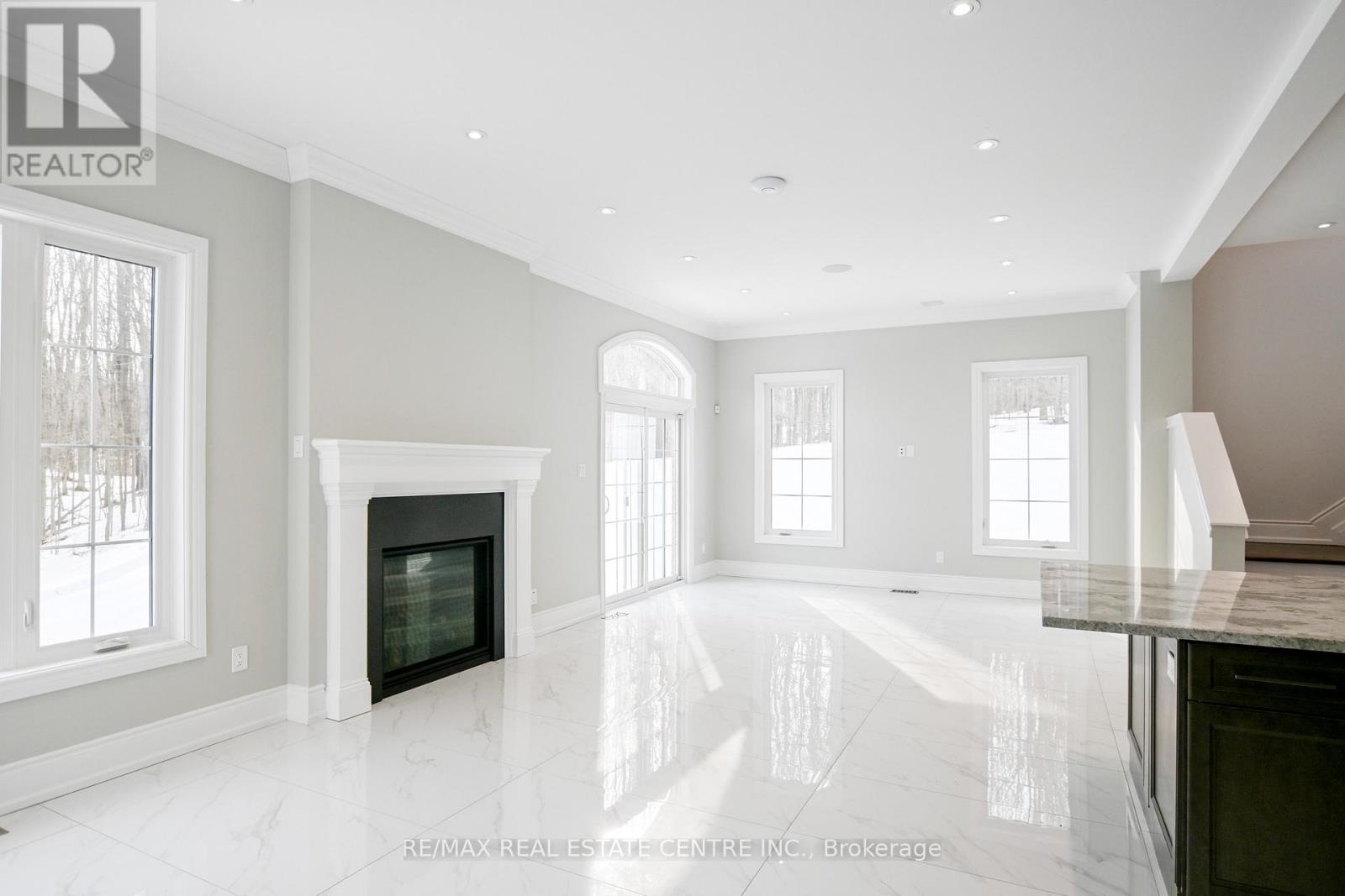 12 Flaherty Lane, Caledon, Ontario  L7K 2P3 - Photo 8 - W12922624