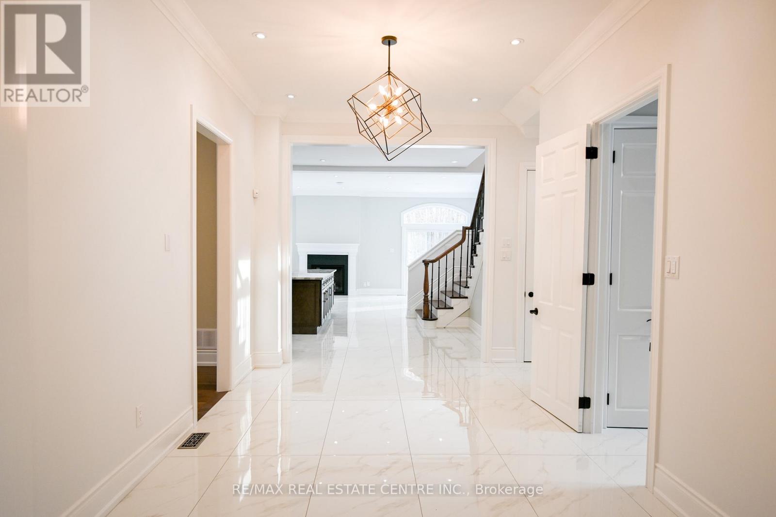 12 Flaherty Lane, Caledon, Ontario  L7K 2P3 - Photo 9 - W12922624