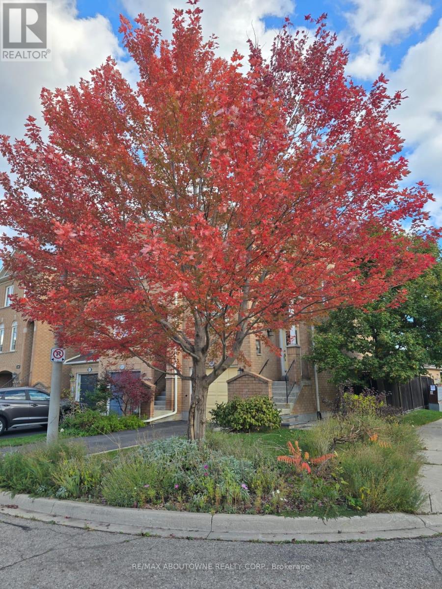 408 Fairgate Way, Oakville, Ontario  L6H 6Y1 - Photo 38 - W12922640