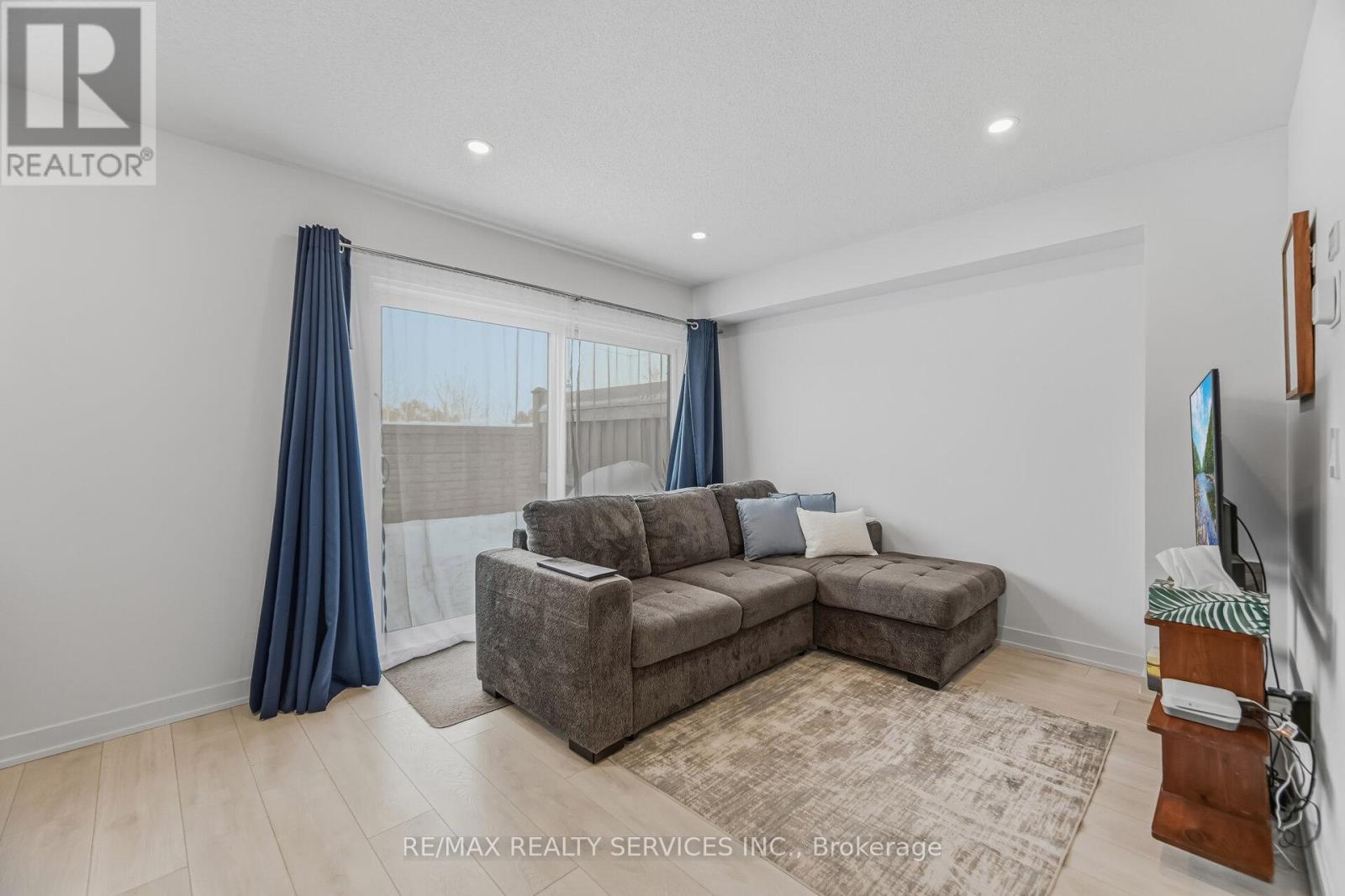 80 - 1121 Cooke Boulevard, Burlington, Ontario  L7T 0C4 - Photo 5 - W12922644