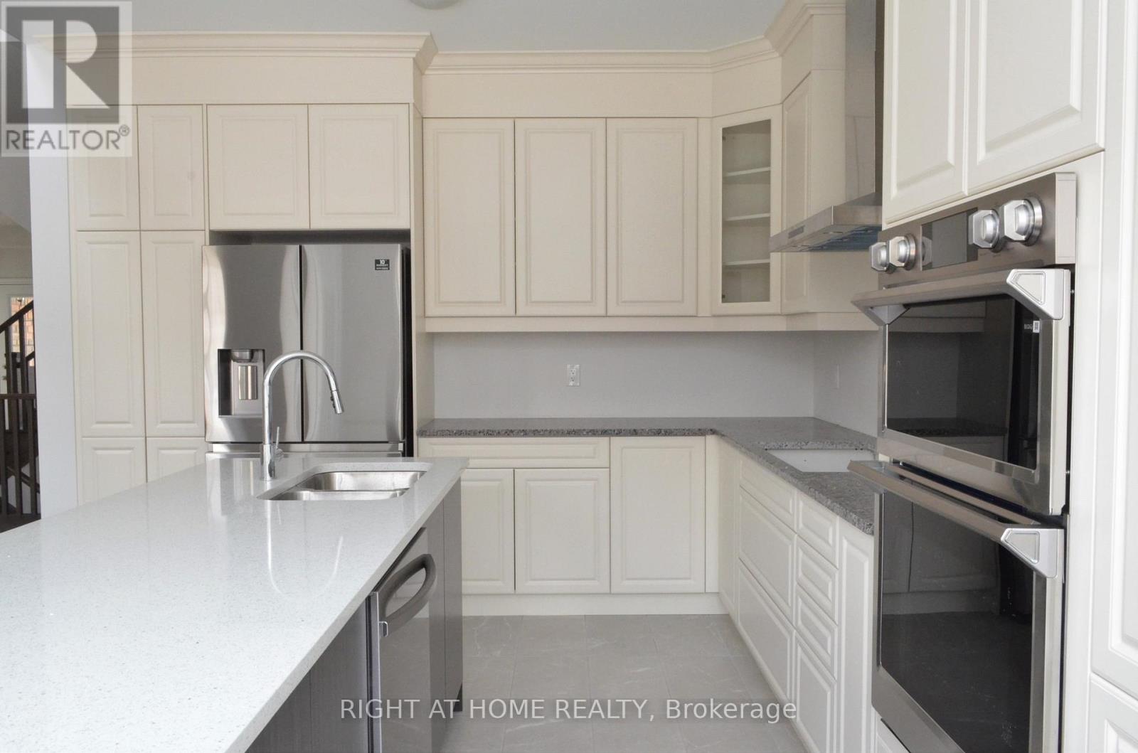 2 - 65 Jazzberry Road, Brampton, Ontario  L6R 4C7 - Photo 8 - W12922654