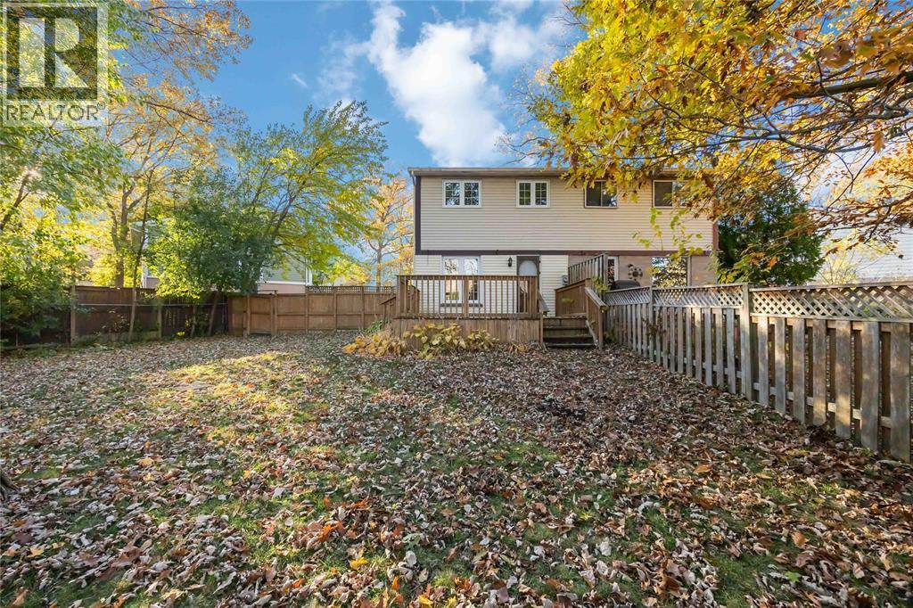 124 Fairview Place, Sarnia, Ontario  N7S 4E1 - Photo 41 - 25022468