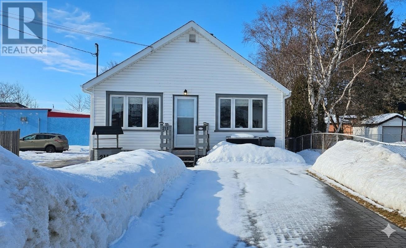 211 Mcculloch St, Thunder Bay, Ontario  P7A 2L3 - Photo 2 - TB2600494