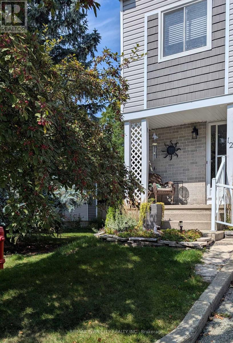 12 - 54 Green Valley Drive, Kitchener, Ontario N2P 1Z9 - Photo 2 - X12922576