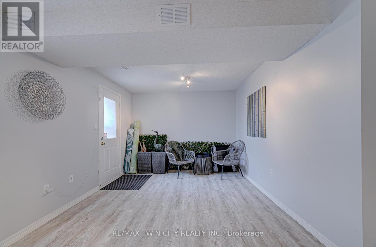 12 - 54 Green Valley Drive, Kitchener, Ontario N2P 1Z9 - Photo 24 - X12922576