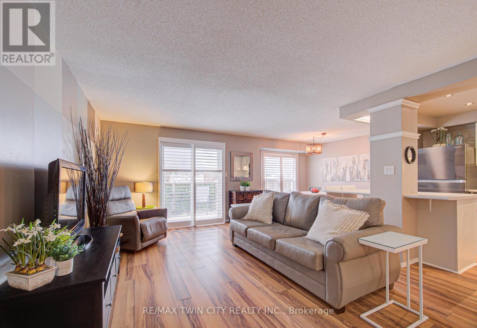 12 - 54 Green Valley Drive, Kitchener, Ontario N2P 1Z9 - Photo 7 - X12922576