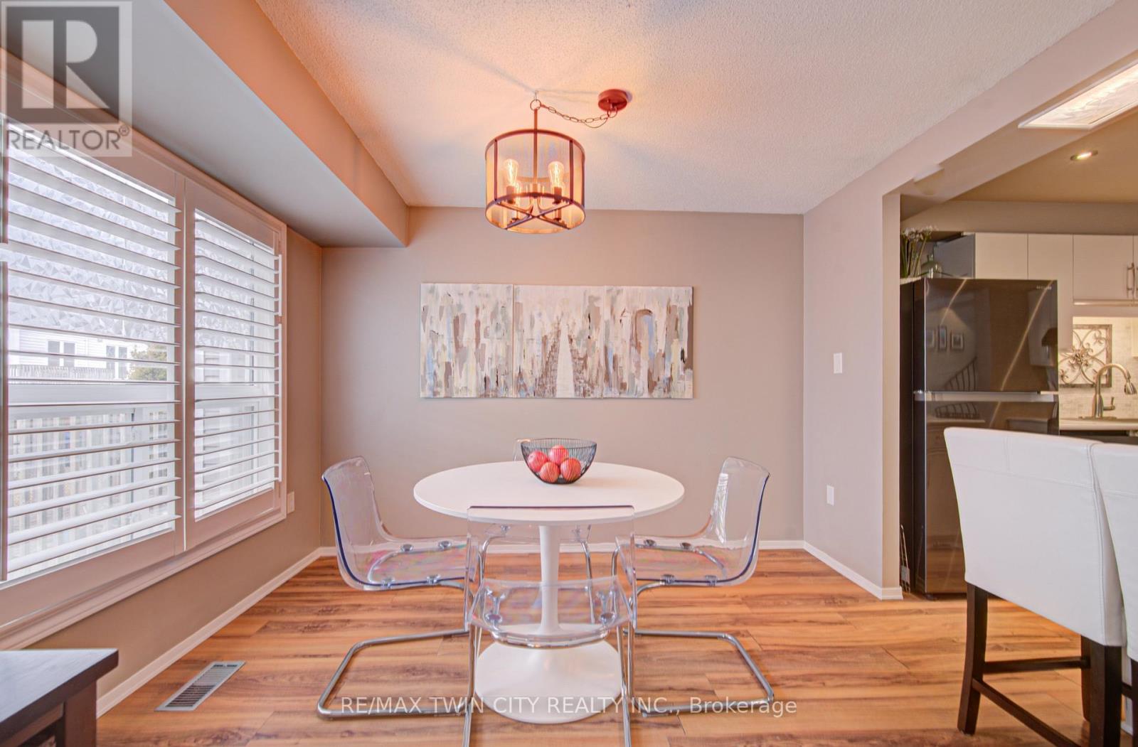 12 - 54 Green Valley Drive, Kitchener, Ontario N2P 1Z9 - Photo 9 - X12922576