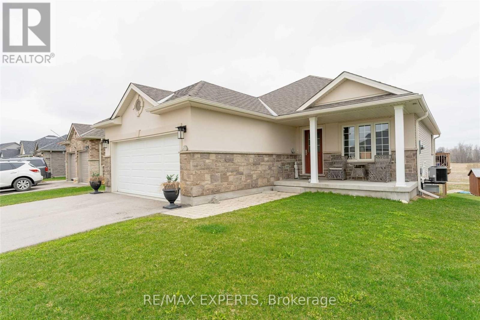 150 Bridge Crescent, Minto, Ontario  N0G 2P0 - Photo 2 - X12922588