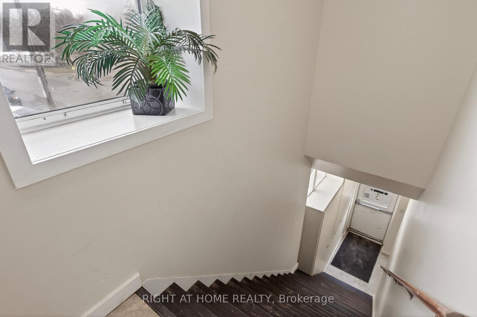 2 - 3 St Andrew Street, Ingersoll, Ontario  N5C 2S8 - Photo 4 - X12922636