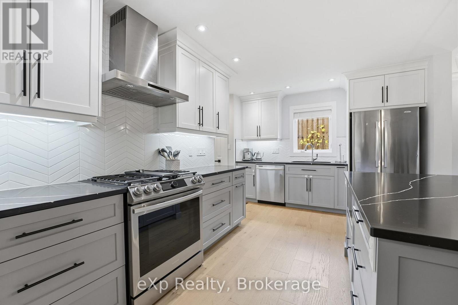 32 Dickinson Court, Centre Wellington, Ontario  N0B 1S0 - Photo 13 - X12913260