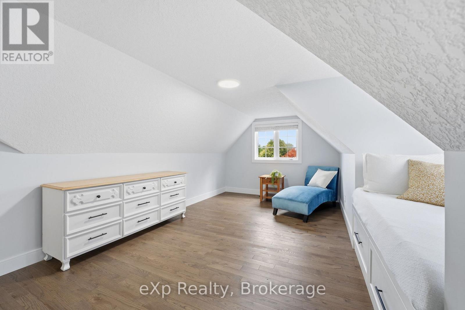 32 Dickinson Court, Centre Wellington, Ontario  N0B 1S0 - Photo 25 - X12913260