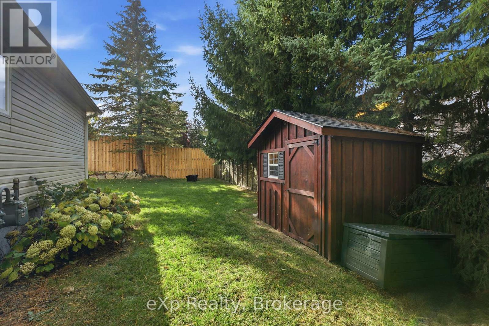 32 Dickinson Court, Centre Wellington, Ontario  N0B 1S0 - Photo 35 - X12913260