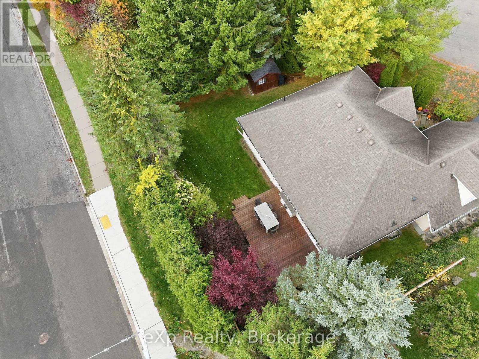 32 Dickinson Court, Centre Wellington, Ontario  N0B 1S0 - Photo 45 - X12913260