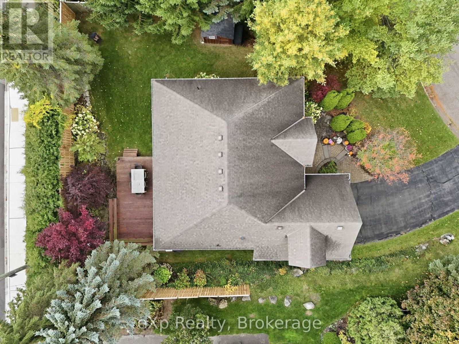 32 Dickinson Court, Centre Wellington, Ontario  N0B 1S0 - Photo 42 - X12913260