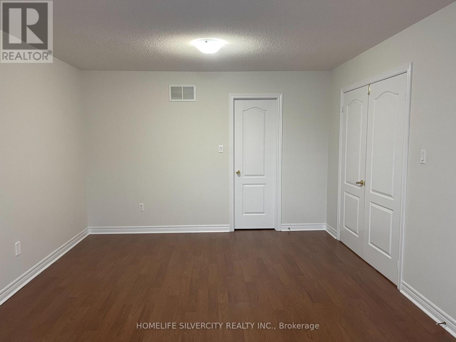 4 Runnymede Crescent, Brampton, Ontario  L6R 0L3 - Photo 12 - W12917994