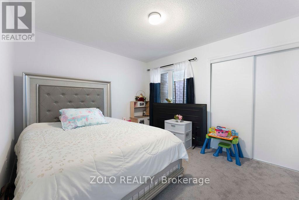 23 Kingsbury Trail, Barrie, Ontario  L9J 0W8 - Photo 15 - S12922412