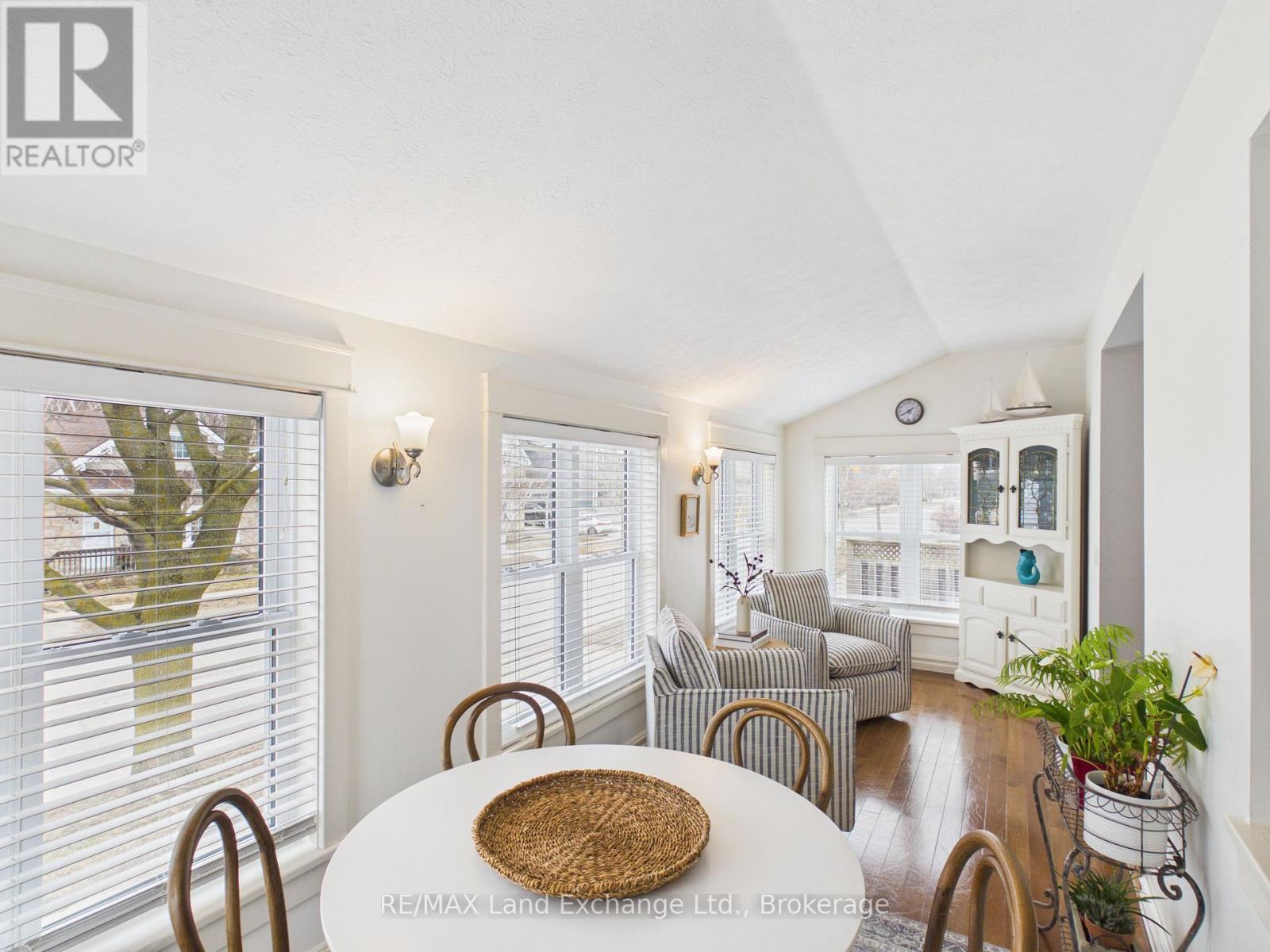 842 Olde Victoria Street, Kincardine, Ontario  N2Z 2B3 - Photo 8 - X12922776