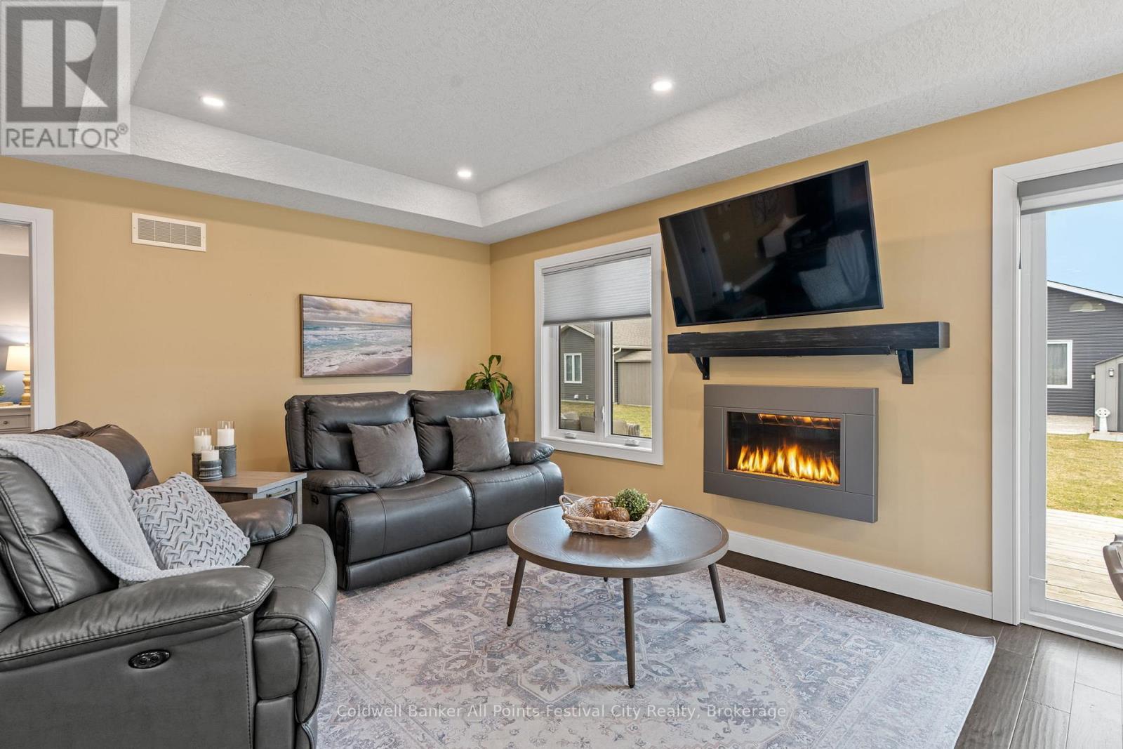 44 Huron Heights Drive, Ashfield-Colborne-Wawanosh (Colborne), Ontario  N7A 0B2 - Photo 20 - X12922876