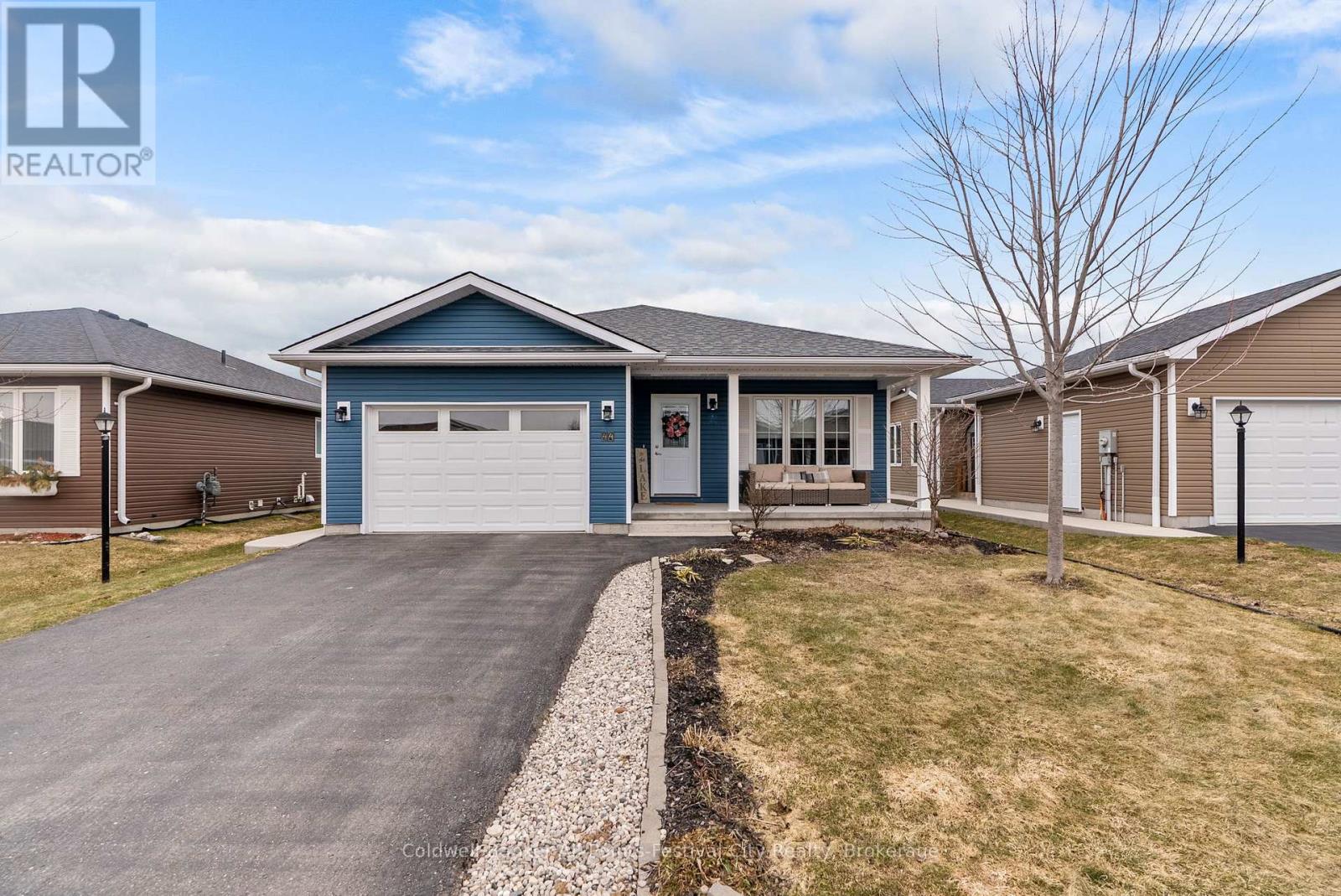 44 Huron Heights Drive, Ashfield-Colborne-Wawanosh (Colborne), Ontario  N7A 0B2 - Photo 3 - X12922876