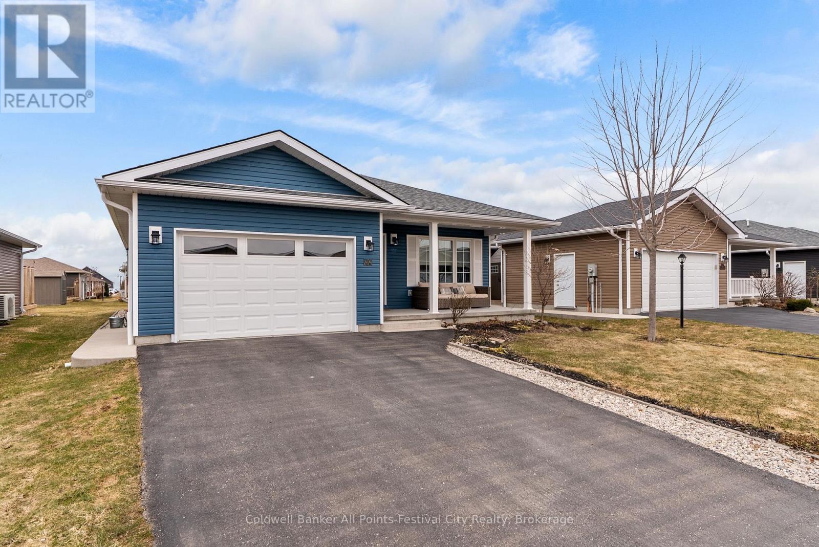 44 Huron Heights Drive, Ashfield-Colborne-Wawanosh (Colborne), Ontario  N7A 0B2 - Photo 5 - X12922876