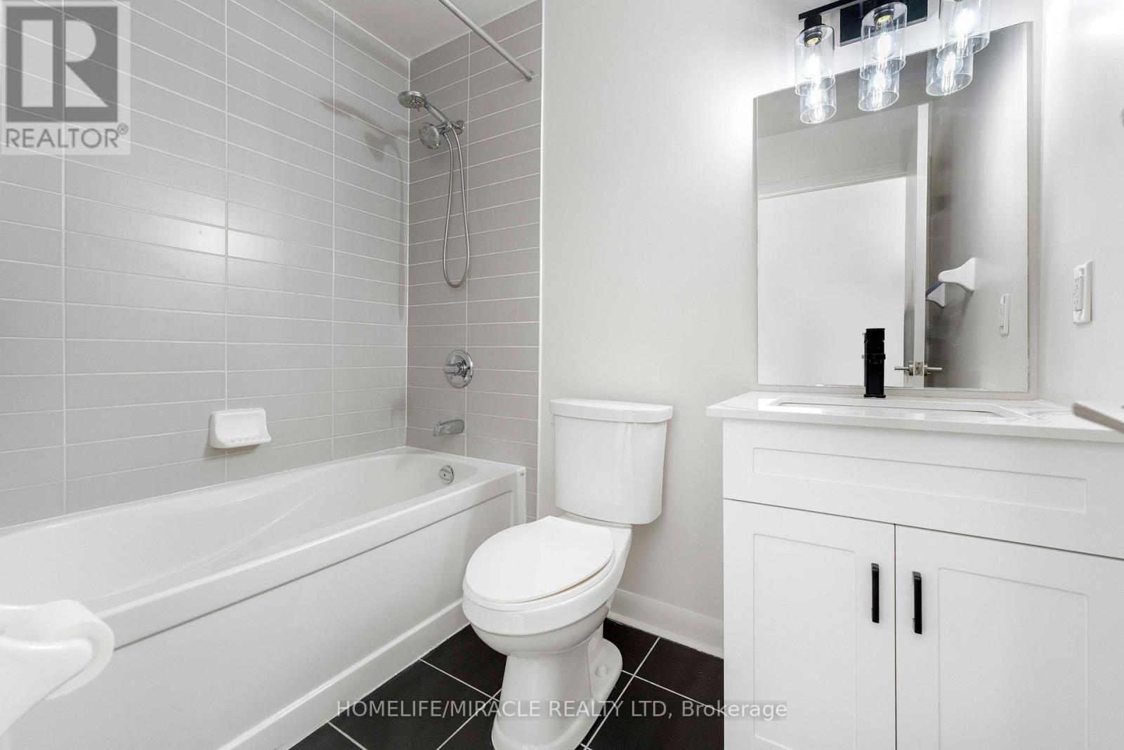 806 - 15 Bruyeres Mews, Toronto (Niagara), Ontario  M5V 0A7 - Photo 27 - C12922722