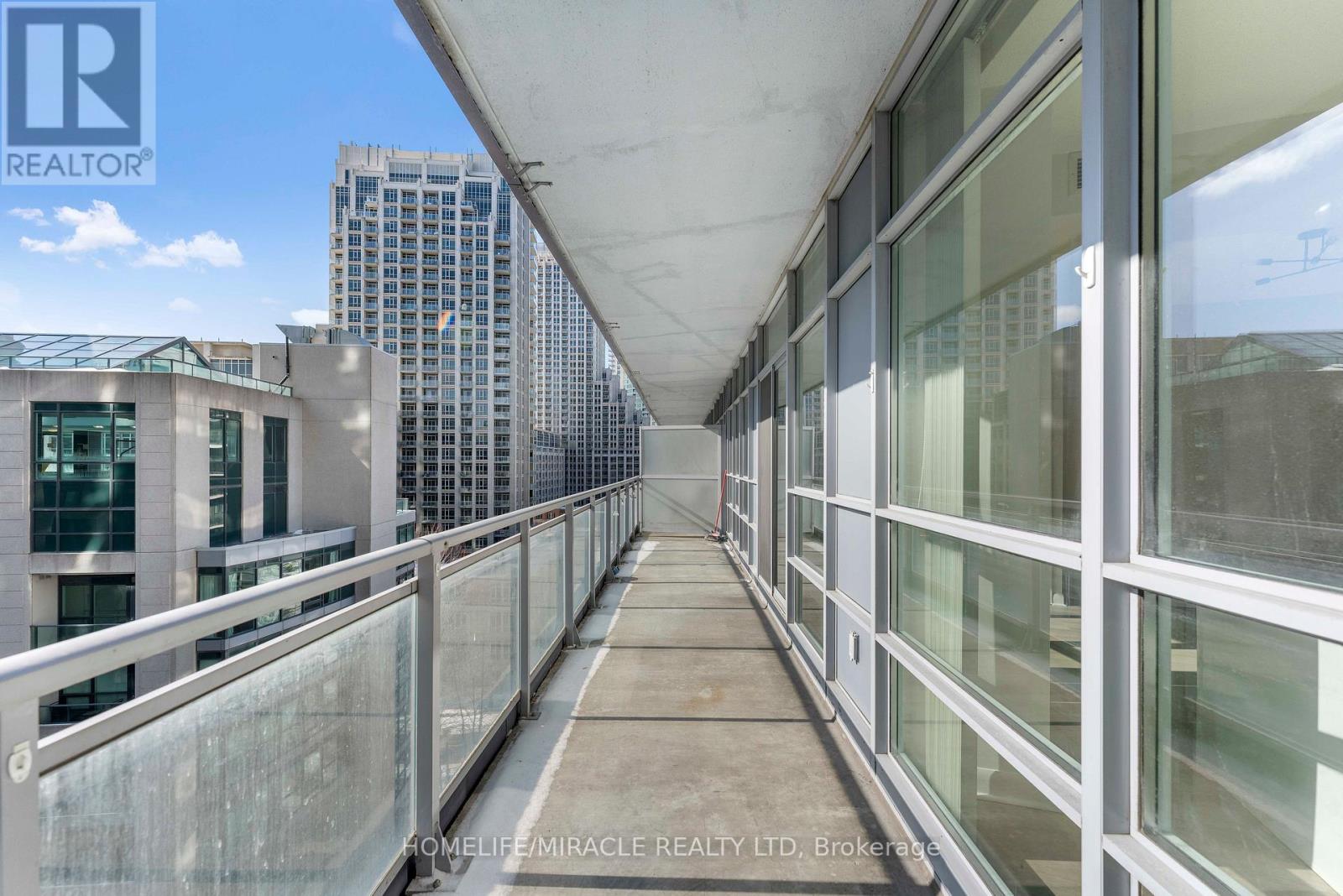 806 - 15 Bruyeres Mews, Toronto (Niagara), Ontario  M5V 0A7 - Photo 31 - C12922722