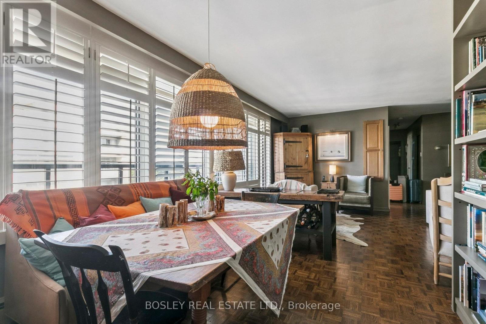 1001 - 575 Avenue Road S, Toronto (Yonge-St. Clair), Ontario  M4V 2K2 - Photo 12 - C12922832