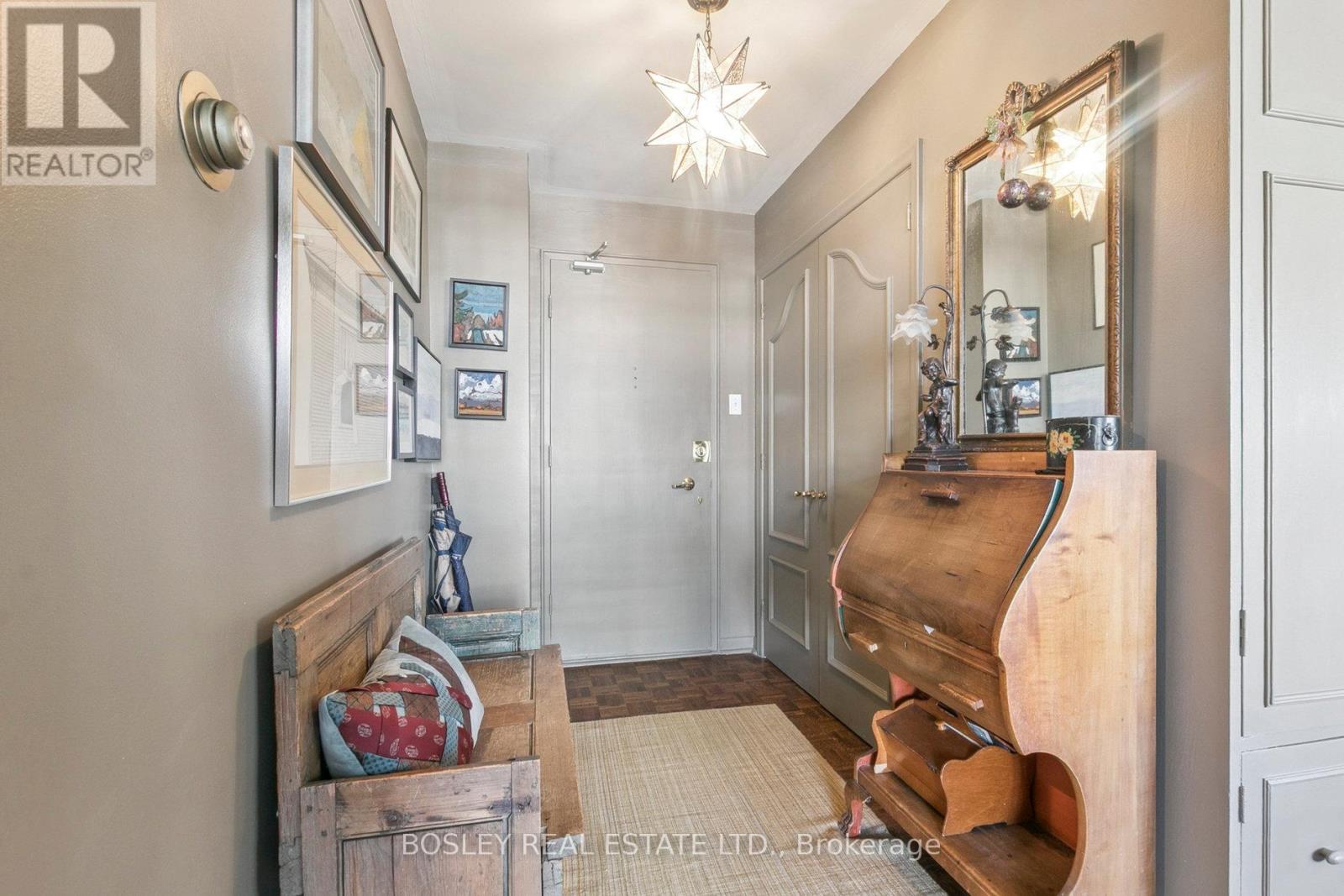 1001 - 575 Avenue Road S, Toronto (Yonge-St. Clair), Ontario  M4V 2K2 - Photo 4 - C12922832