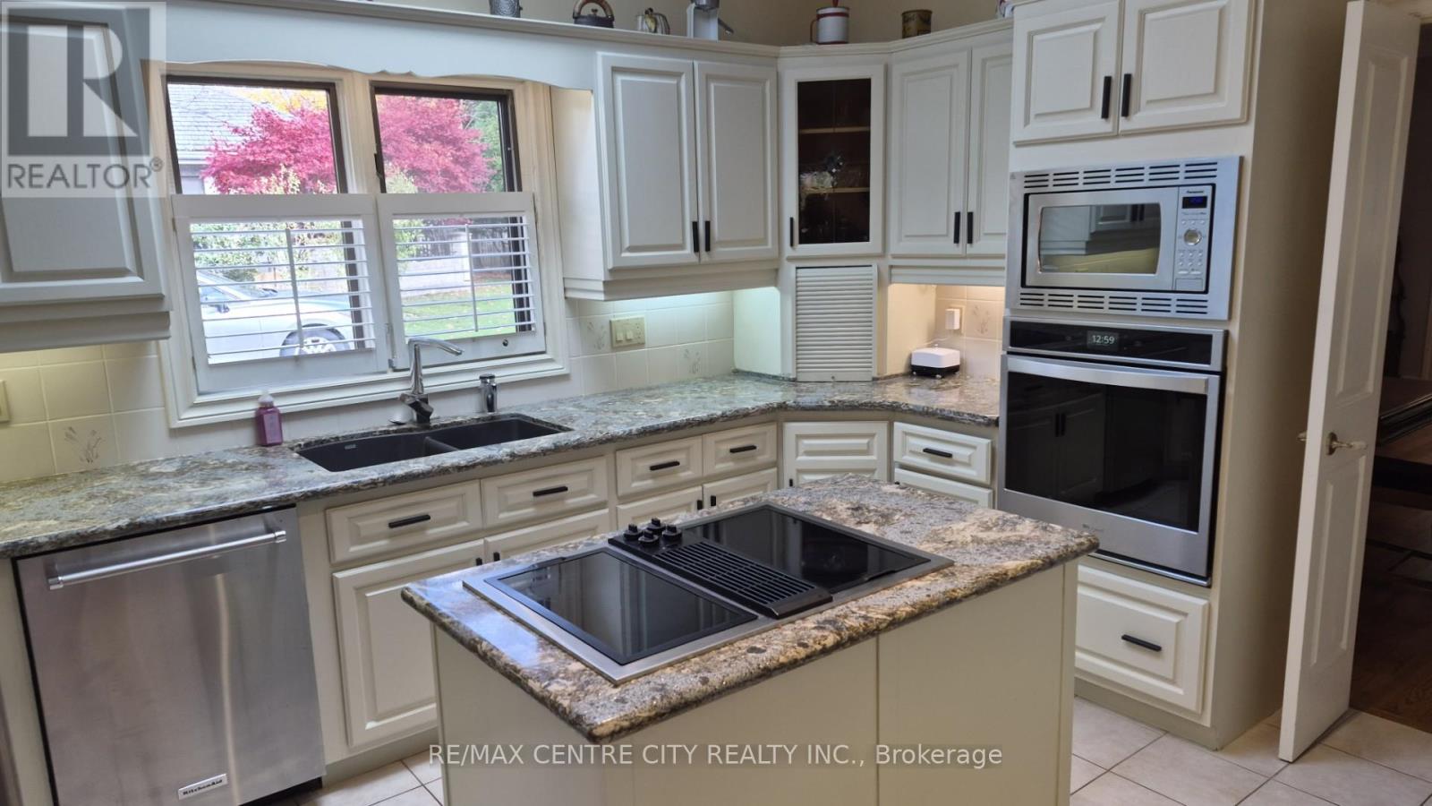 27 - 1200 Riverside Drive, London North, Ontario  N6H 5C6 - Photo 8 - X12922724