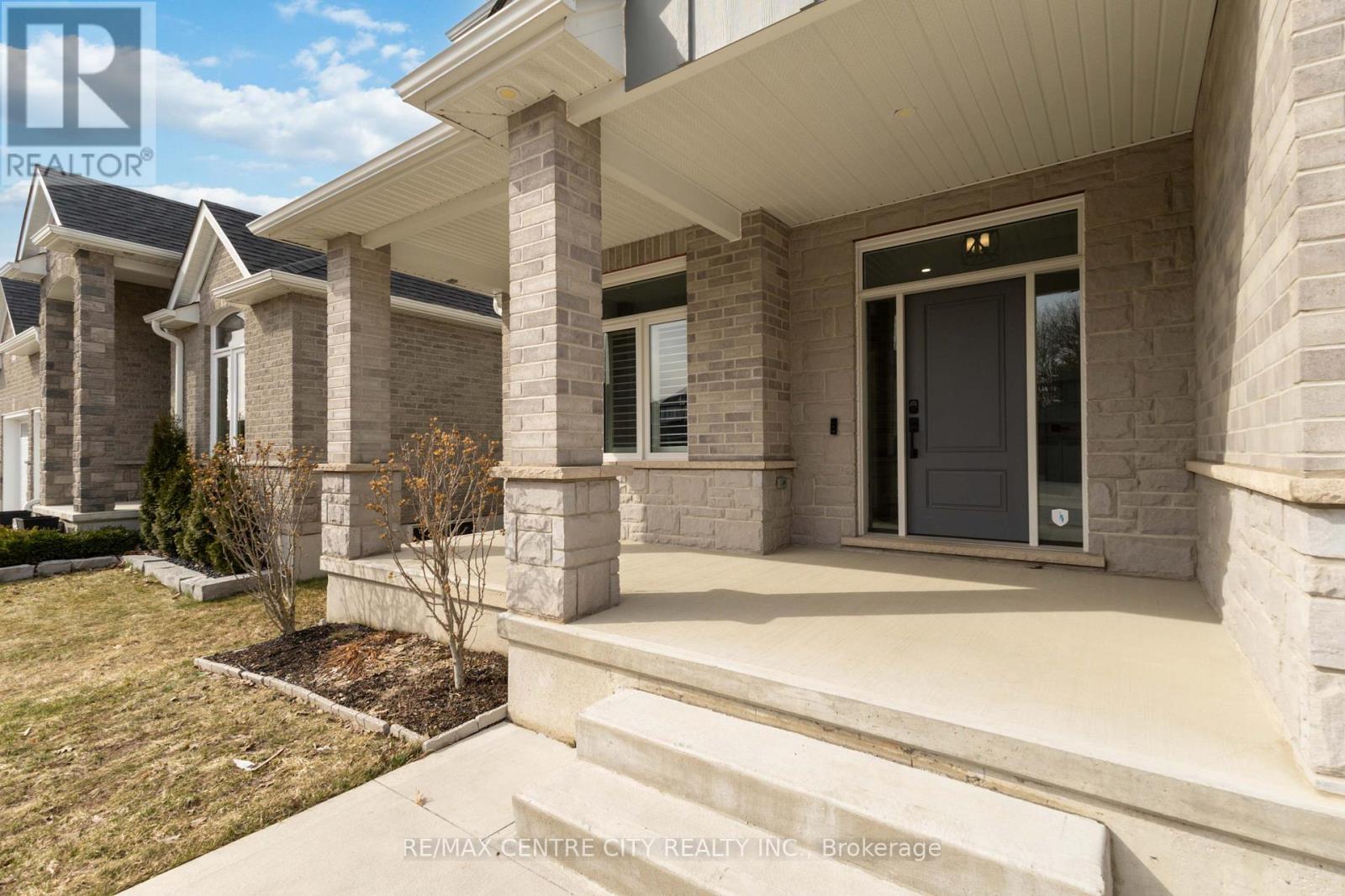 85 Mill Pond Crescent, Thames Centre, Ontario  N0L 1G2 - Photo 4 - X12922746