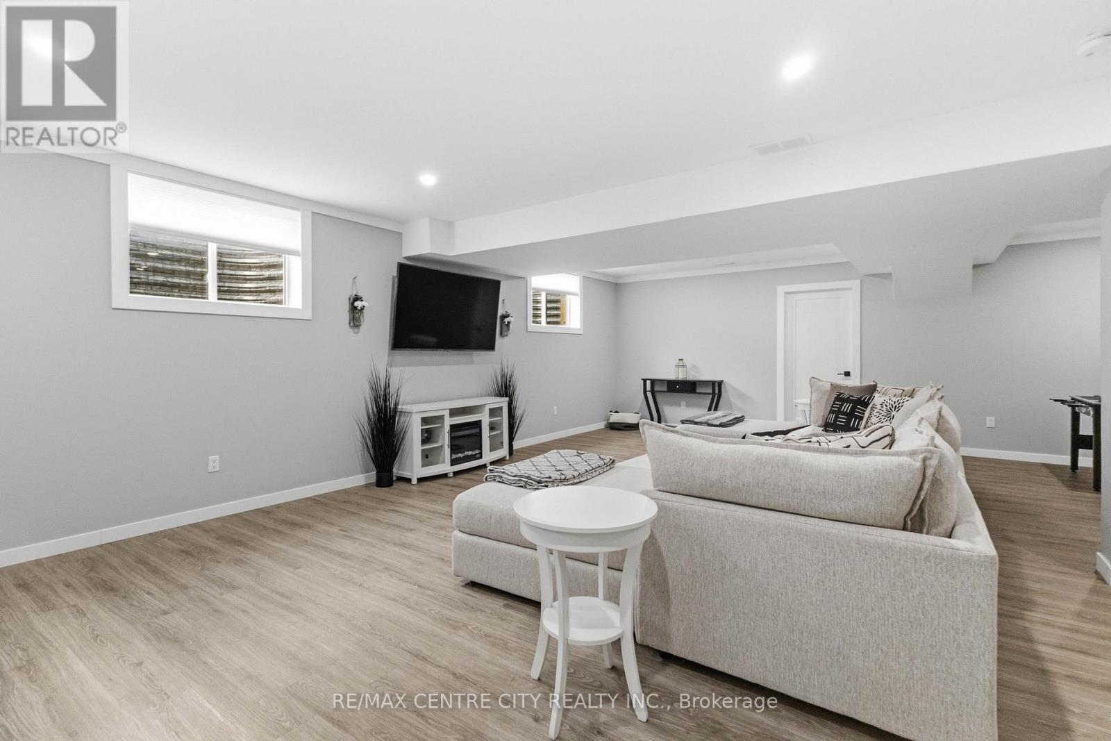 85 Mill Pond Crescent, Thames Centre, Ontario  N0L 1G2 - Photo 41 - X12922746