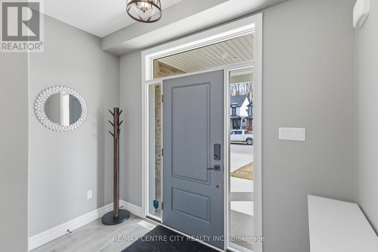 85 Mill Pond Crescent, Thames Centre, Ontario  N0L 1G2 - Photo 5 - X12922746