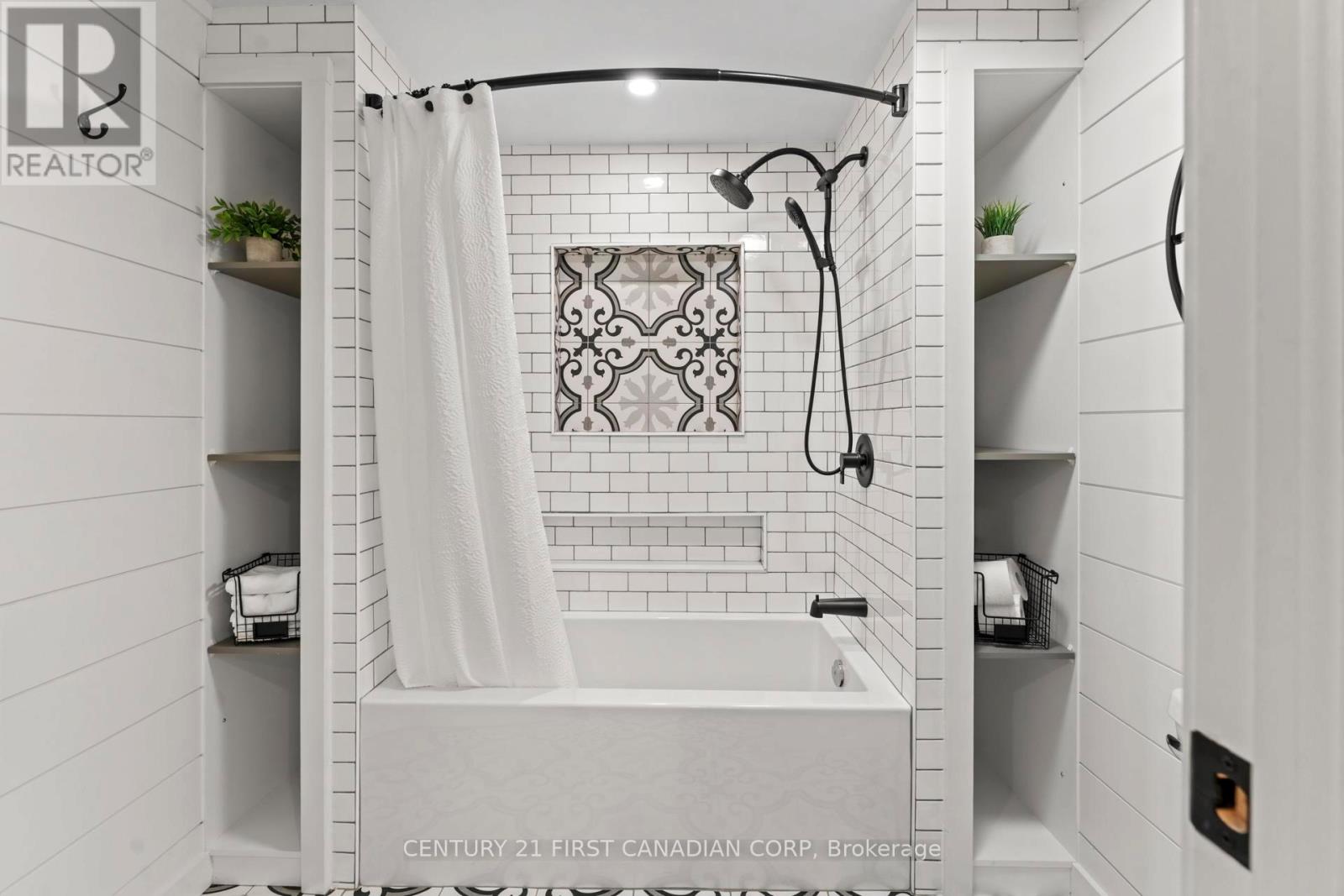 96 Tuyll Street, Bluewater, Ontario  N0M 1G0 - Photo 31 - X12922842